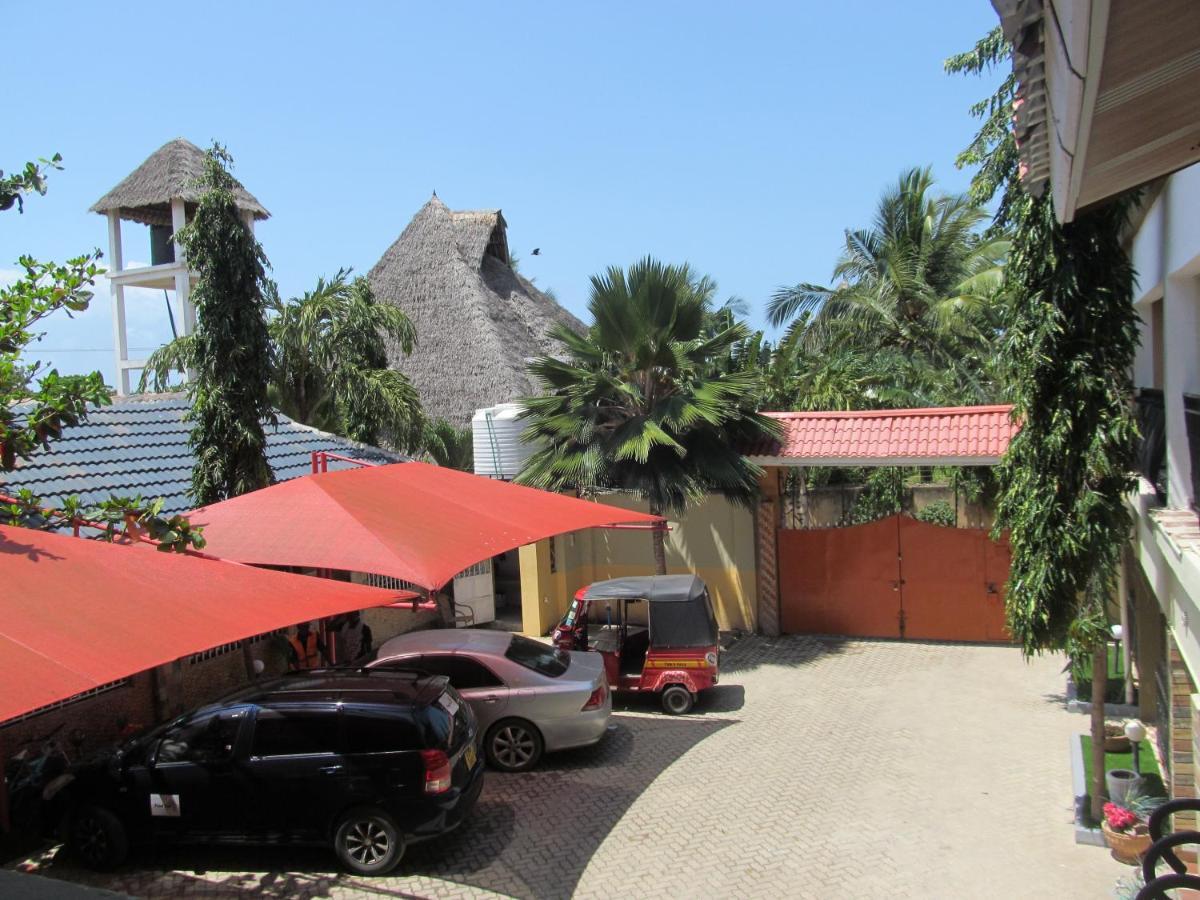 The Bright Star Resort Diani Beach Kültér fotó