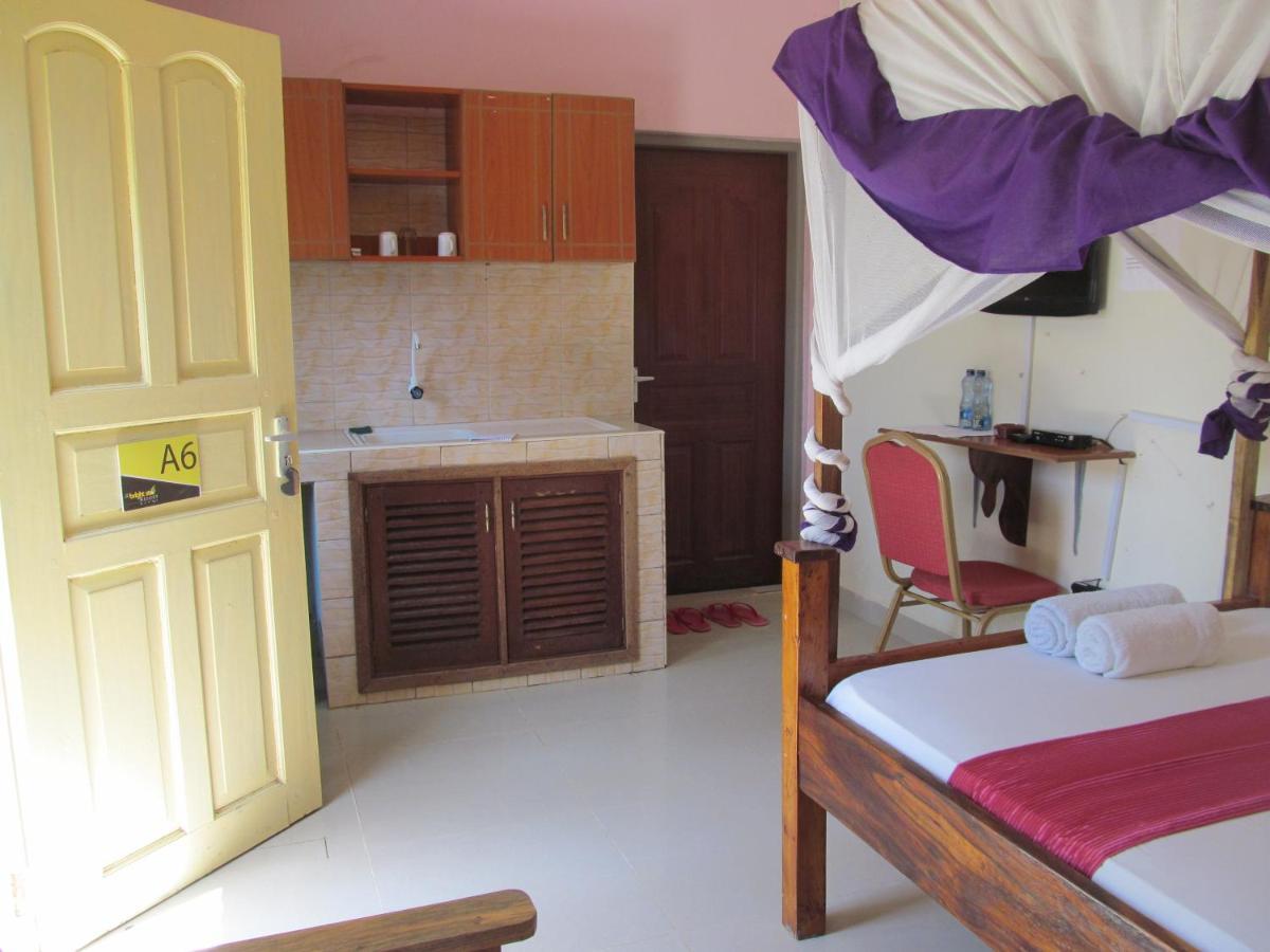 The Bright Star Resort Diani Beach Kültér fotó